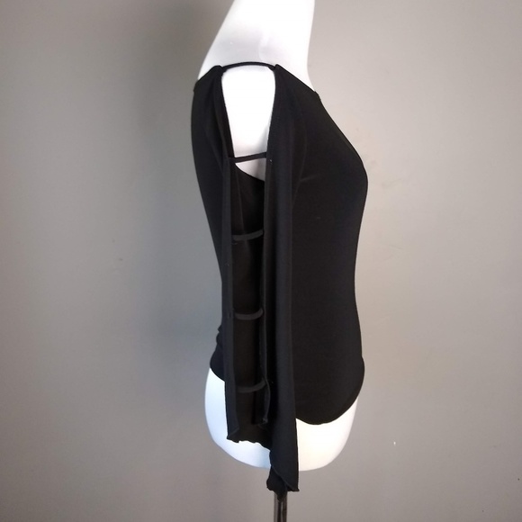 Forever 21| Long Sleeve Shirt Peek A Boo Shoulders - Picture 2 of 7